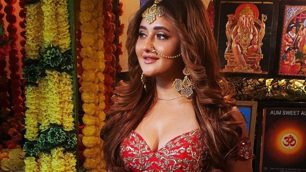 Rashami Desai all set to enter Naagin 6 as the ‘Laal Naagin’ - Telly